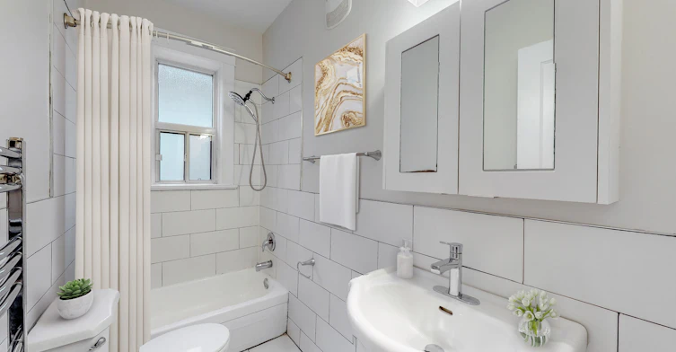 10721-169 1072a 1074a Lauder / Clair Avenue St Avenue W, Toronto, ON, M6E 3H5 - 6