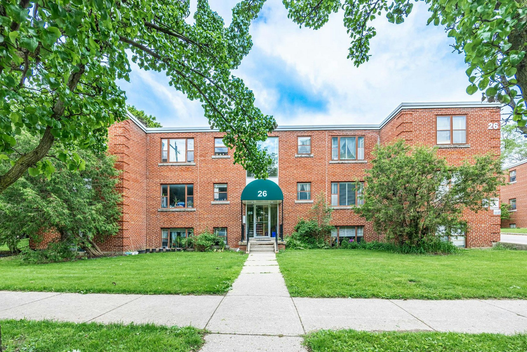32-1-34 Saranac Boulevard, Toronto, ON, M6A 2G5 - 2