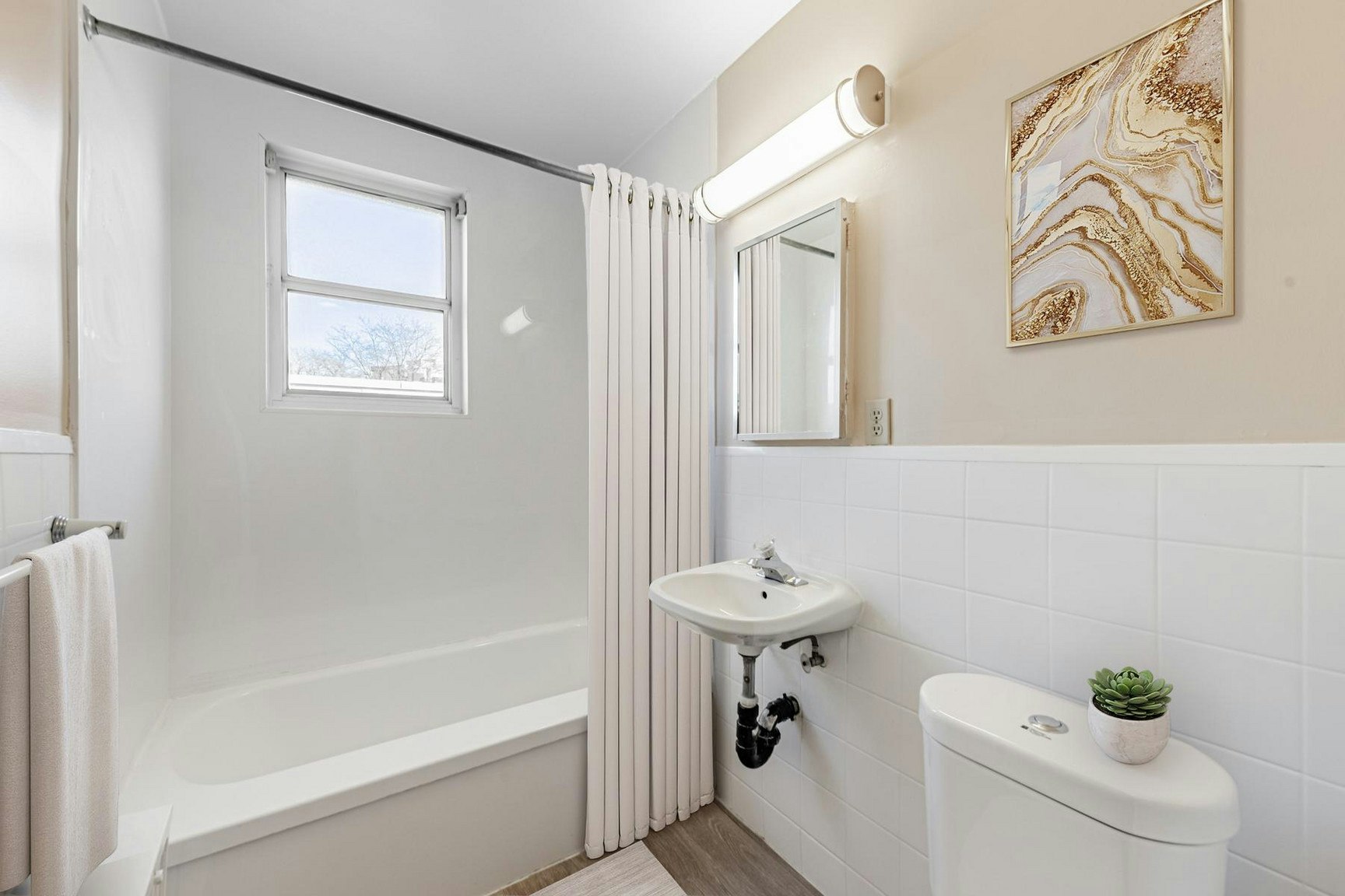 32-1-34 Saranac Boulevard, Toronto, ON, M6A 2G5 - 10