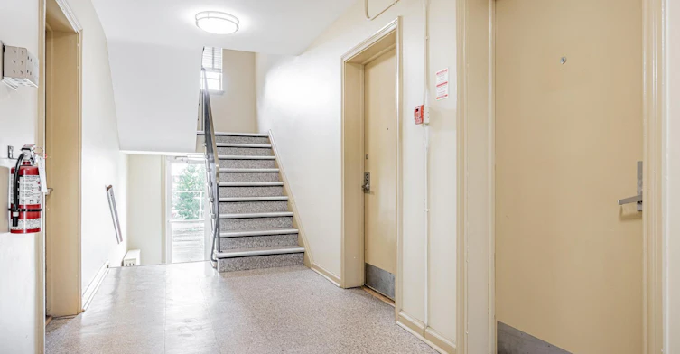 32-1-34 Saranac Boulevard, Toronto, ON, M6A 2G5 - 3