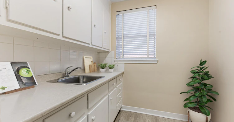 32-1-34 Saranac Boulevard, Toronto, ON, M6A 2G5 - 4