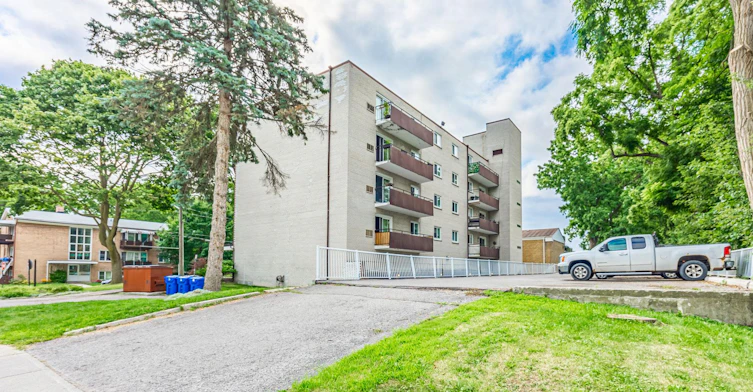 74-140 Kent Street, Whitby, ON, L1N 4X9 - 2
