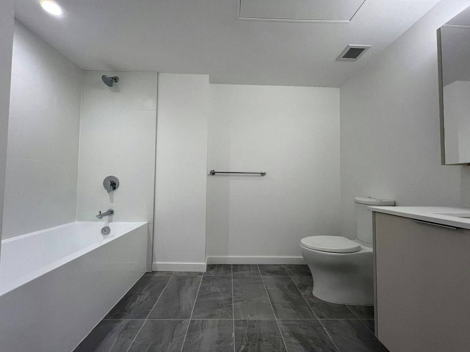 303-10333 133 Street, Surrey, BC, V3T 0V1 - 10
