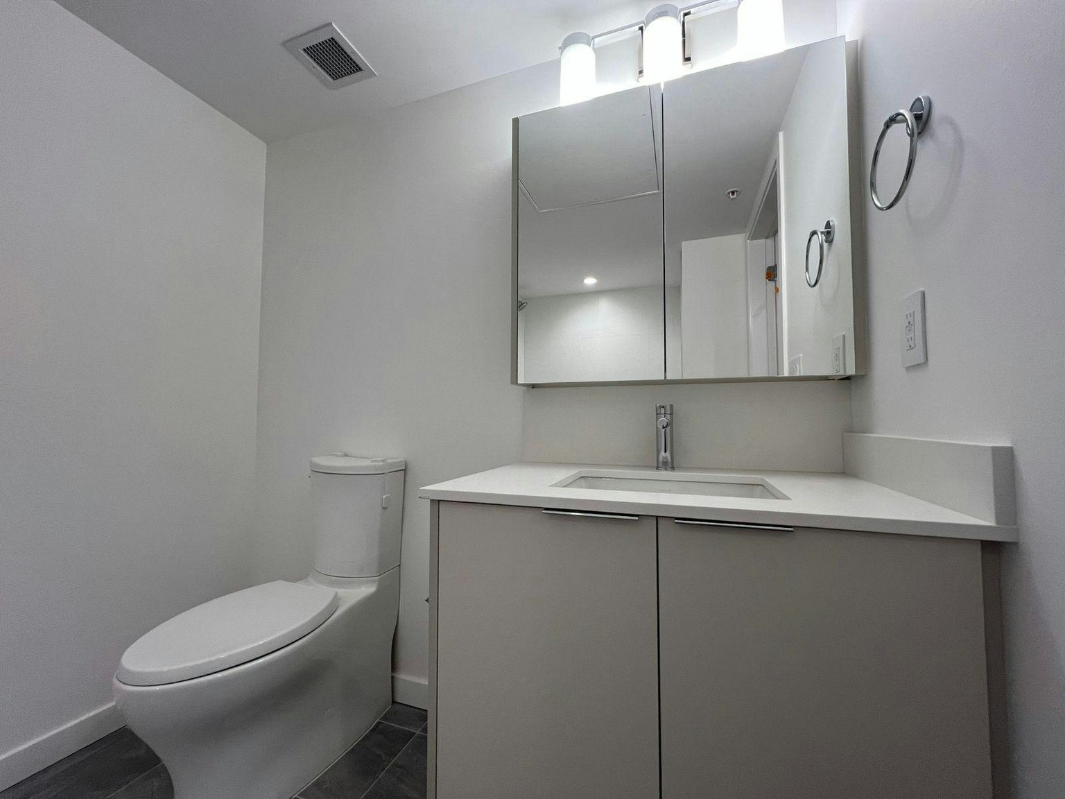 303-10333 133 Street, Surrey, BC, V3T 0V1 - 11