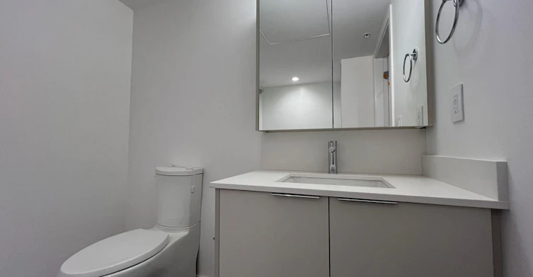 303-10333 133 Street, Surrey, BC, V3T 0V1 - 11