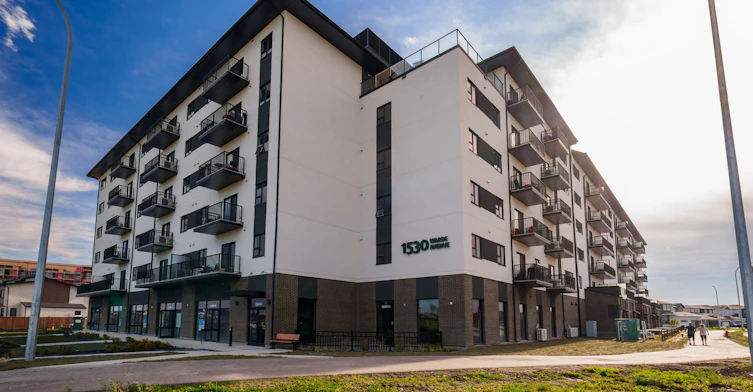 203-1530 Warde Avenue, Winnipeg, MB, R3X 0Y6
