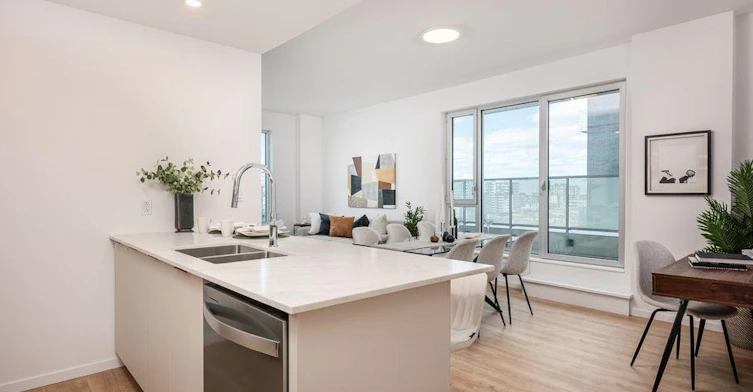 6993 Decarie, Montréal, QC, H3W 0B5 - 4