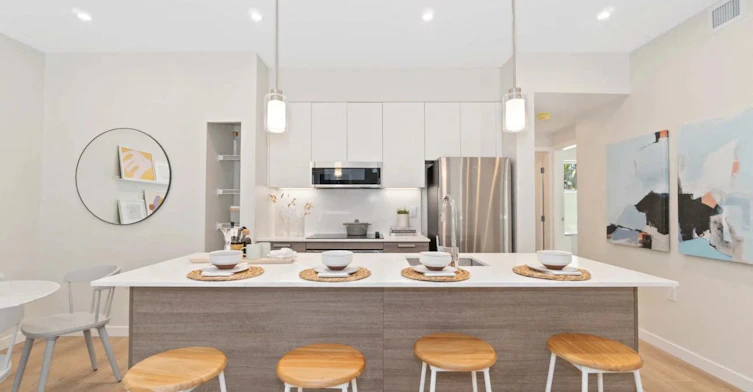 A-300-3588 Hull Street, Vancouver, BC, V5N 4R9 - 3