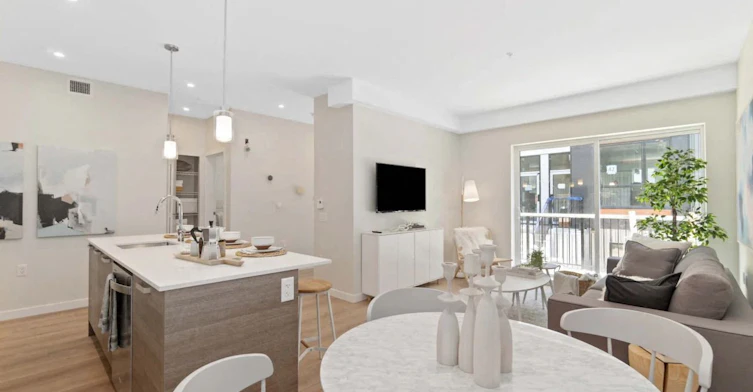 A-300-3588 Hull Street, Vancouver, BC, V5N 4R9 - 4