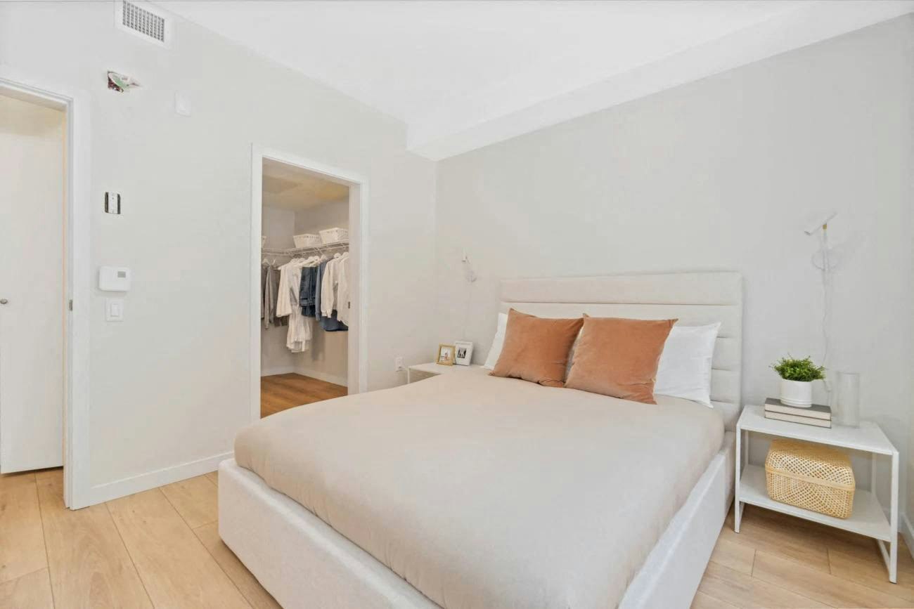 T-029-3588 Hull Street, Vancouver, BC, V5N 4R9 - 8