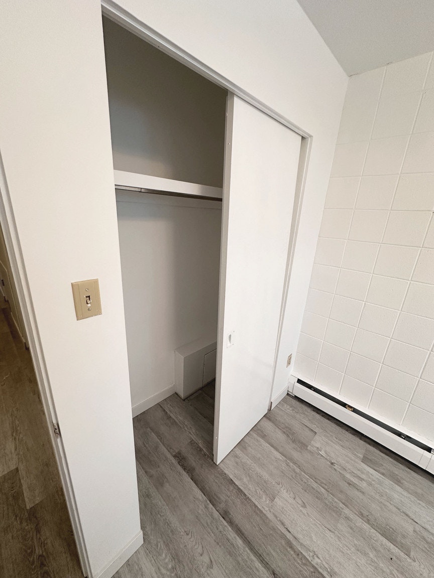 2929 Unwin Road NW, Calgary, AB, T2N 4C8 - 12