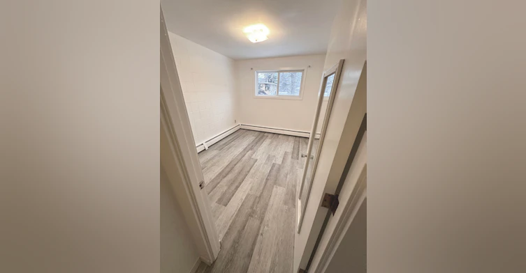 2929 Unwin Road NW, Calgary, AB, T2N 4C8 - 13