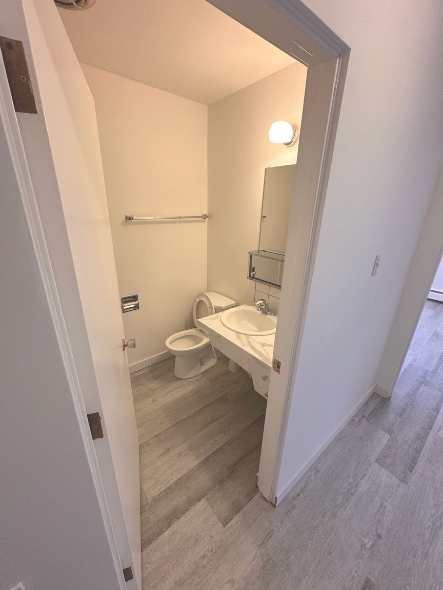 2929 Unwin Road NW, Calgary, AB, T2N 4C8 - 17