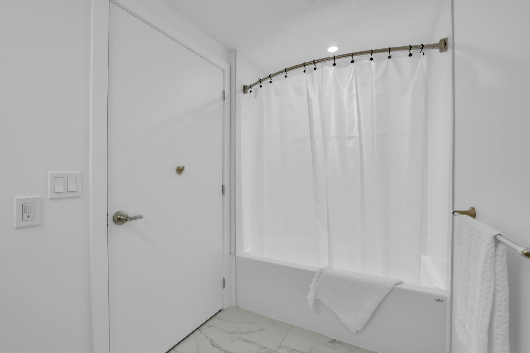 36 Robinson Avenue, Ottawa, ON, K1N 0G4 - 16