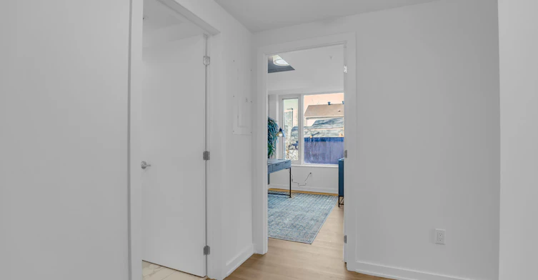 36 Robinson Avenue, Ottawa, ON, K1N 0G4