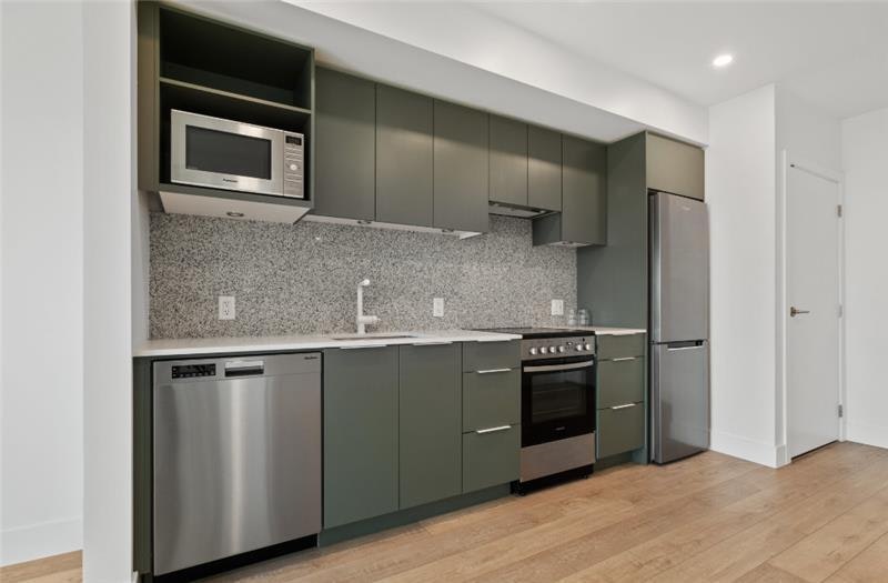 218-695 East 19th Avenue, Vancouver, BC, V5V 0J1 - 4
