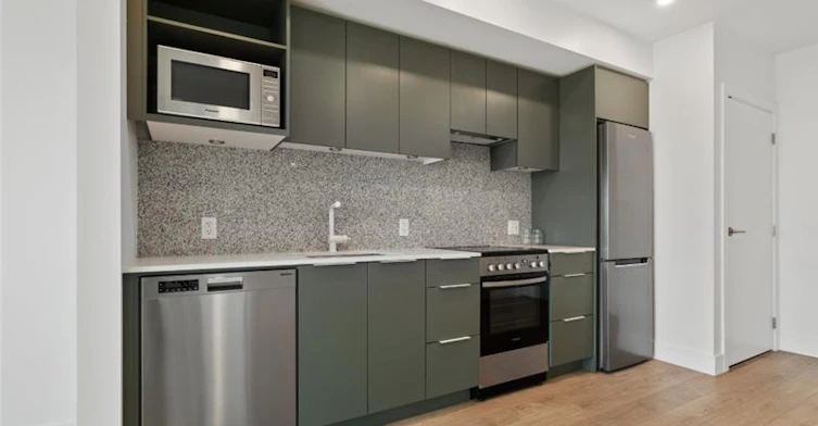 218-695 East 19th Avenue, Vancouver, BC, V5V 0J1 - 4