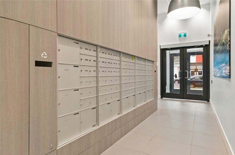 221-695 East 19th Avenue, Vancouver, BC, V5V 0J1 - 2