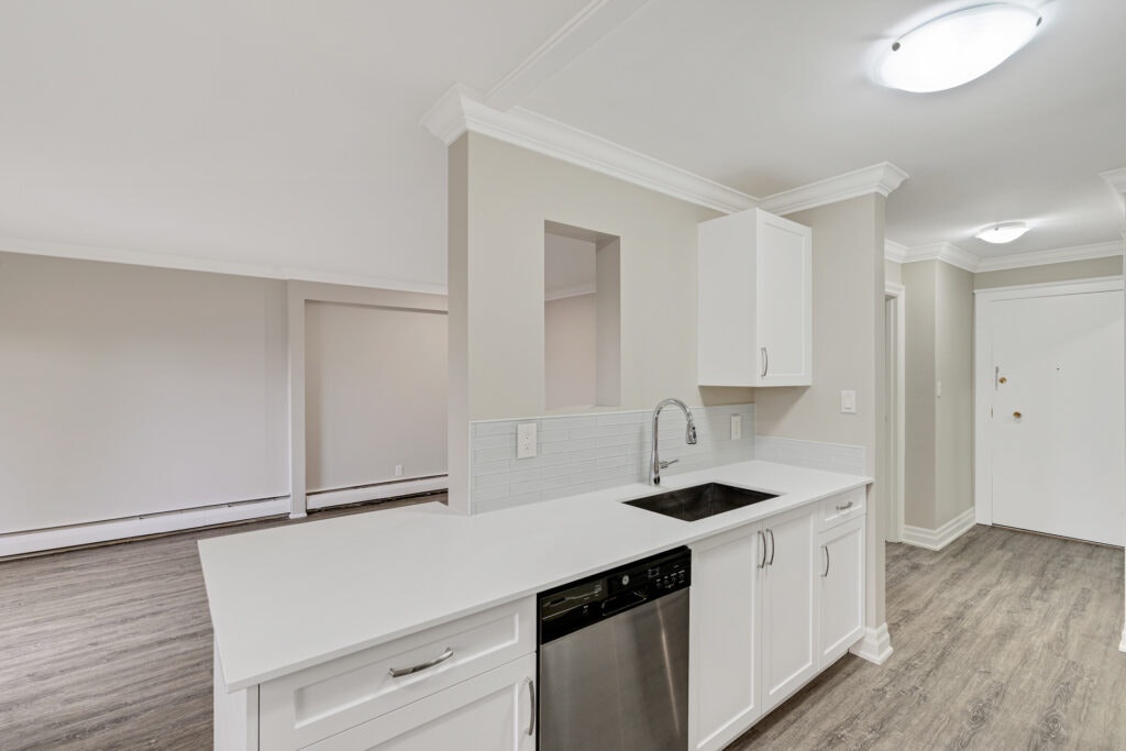 306-1555 Jubilee Avenue, Victoria, BC, V8R 4N4 - 3