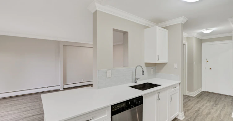 306-1555 Jubilee Avenue, Victoria, BC, V8R 4N4 - 3