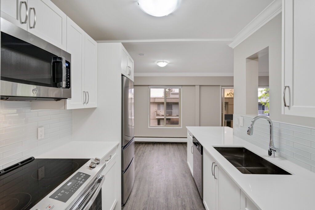 306-1555 Jubilee Avenue, Victoria, BC, V8R 4N4