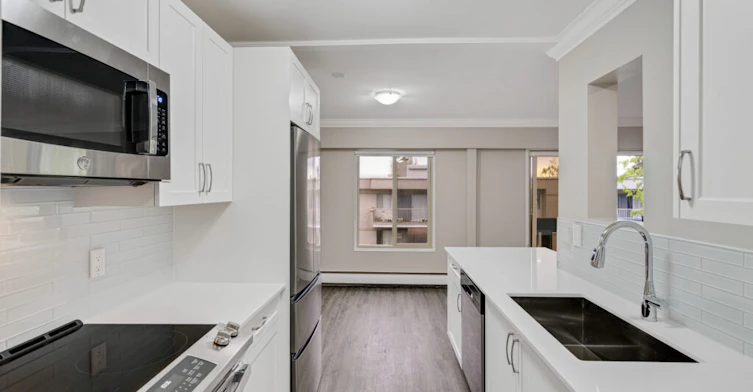 306-1555 Jubilee Avenue, Victoria, BC, V8R 4N4