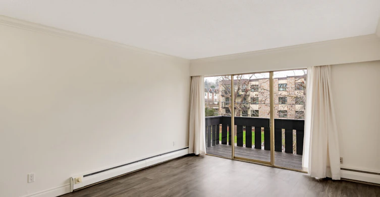 202-1555 Jubilee Avenue, Victoria, BC, V8R 4N4