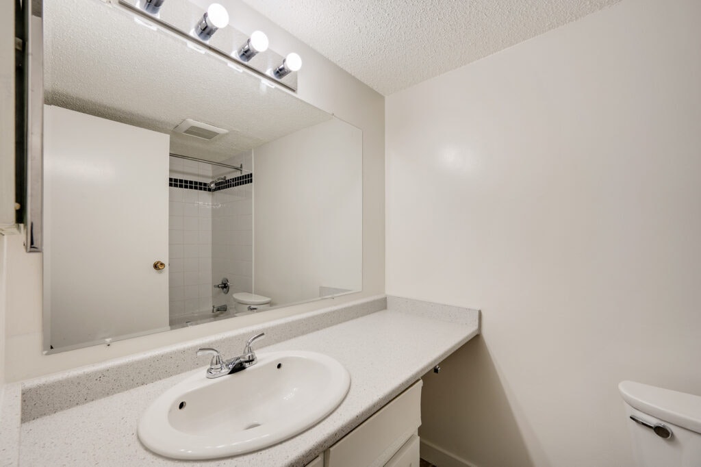 202-1555 Jubilee Avenue, Victoria, BC, V8R 4N4 - 11