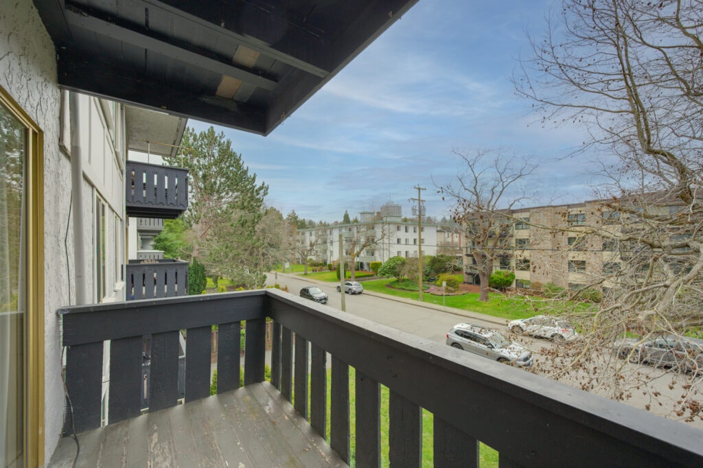 202-1555 Jubilee Avenue, Victoria, BC, V8R 4N4 - 13