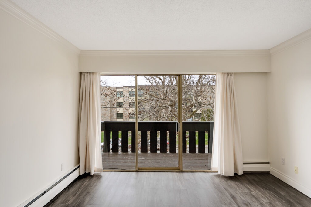 202-1555 Jubilee Avenue, Victoria, BC, V8R 4N4 - 3