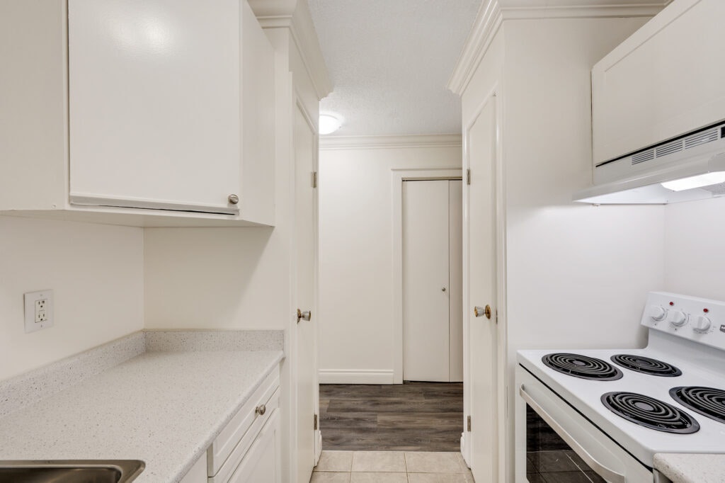 202-1555 Jubilee Avenue, Victoria, BC, V8R 4N4 - 6