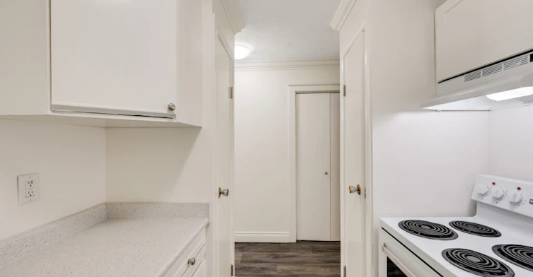 202-1555 Jubilee Avenue, Victoria, BC, V8R 4N4 - 6