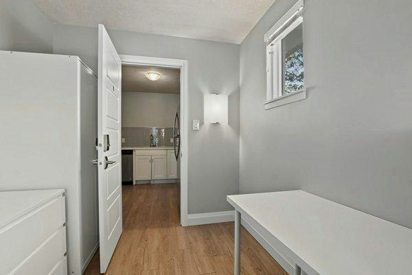 647 Victoria Street South, Kitchener, ON, N2M 3B2 - 3