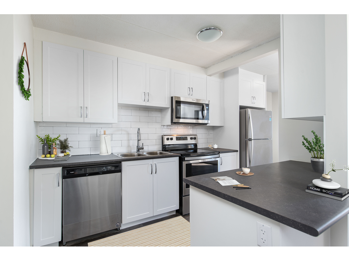 0402-95 Quebec Street, Oshawa, ON, L1H 2K6 - 2