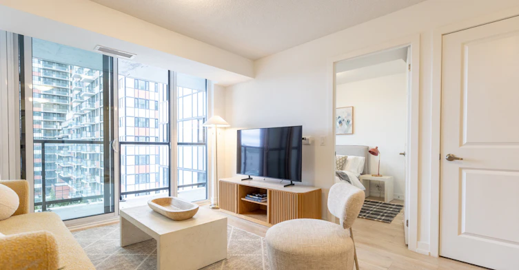 950 Lansdowne Avenue, Toronto, ON, M6H 4K4 - 3