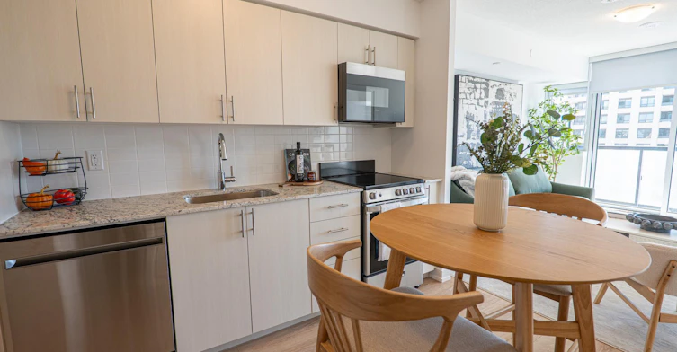950 Lansdowne Avenue, Toronto, ON, M6H 4K4 - 4