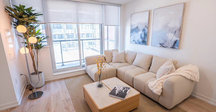 950 Lansdowne Avenue, Toronto, ON, M6H 4K4 - 2