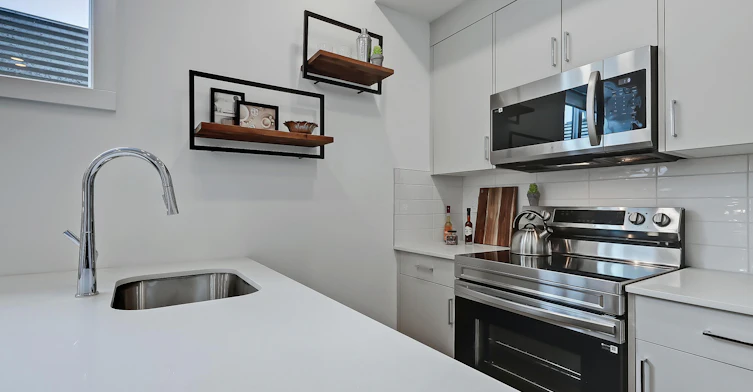 505 22 Avenue Northwest, Calgary, AB, T2M 1N5 - 3
