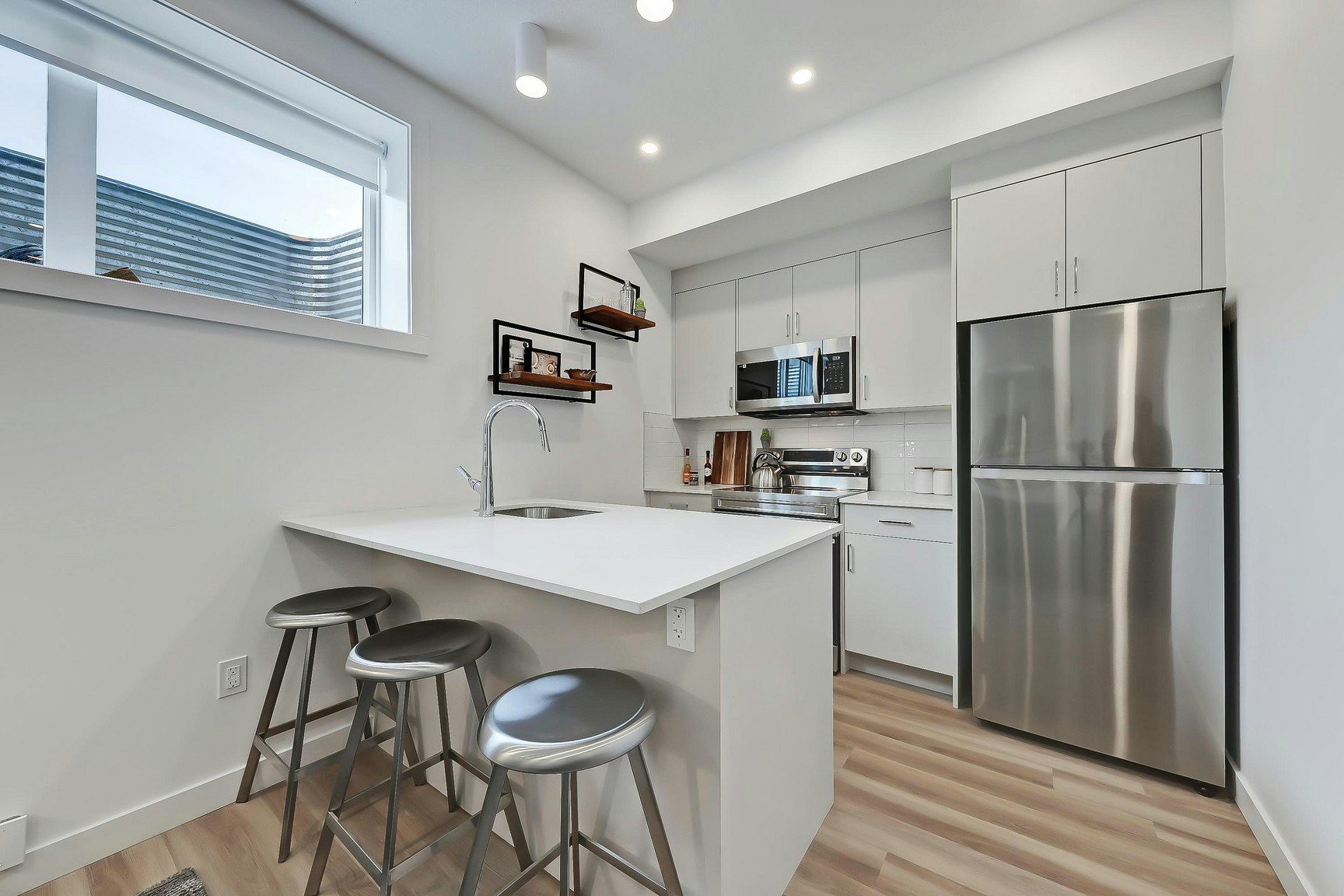 505 22 Avenue Northwest, Calgary, AB, T2M 1N5 - 2