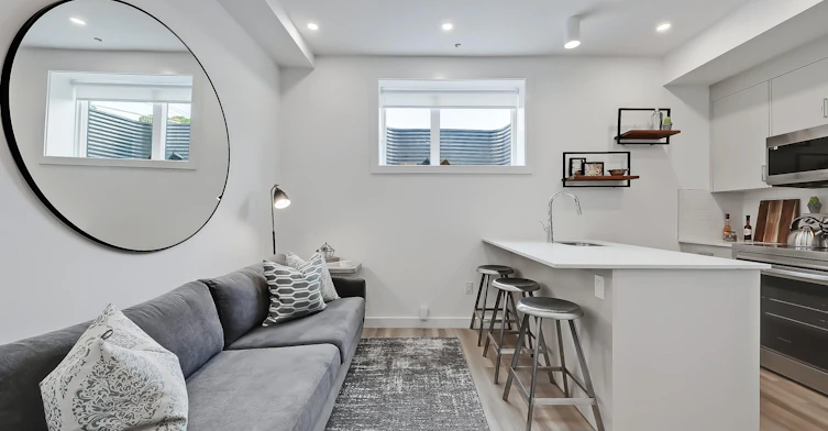 505 22 Avenue Northwest, Calgary, AB, T2M 1N5 - 4