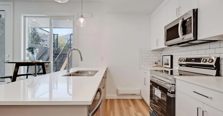4404 20 Street Southwest, Calgary, AB, T2T 7A4 - 4