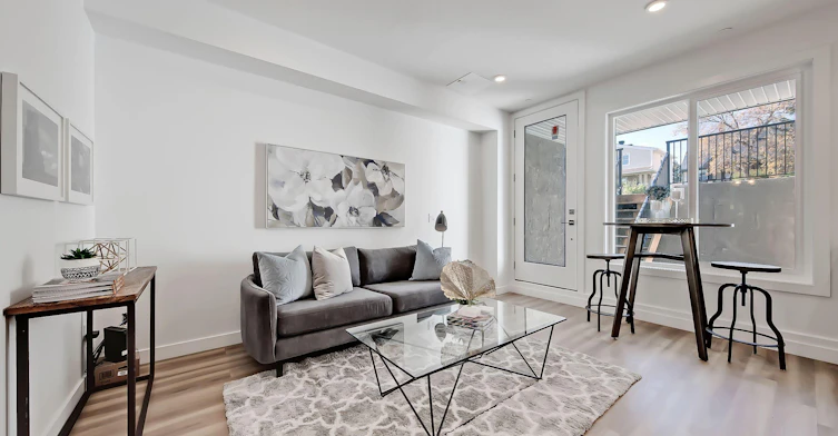 4404 20 Street Southwest, Calgary, AB, T2T 7A4 - 5