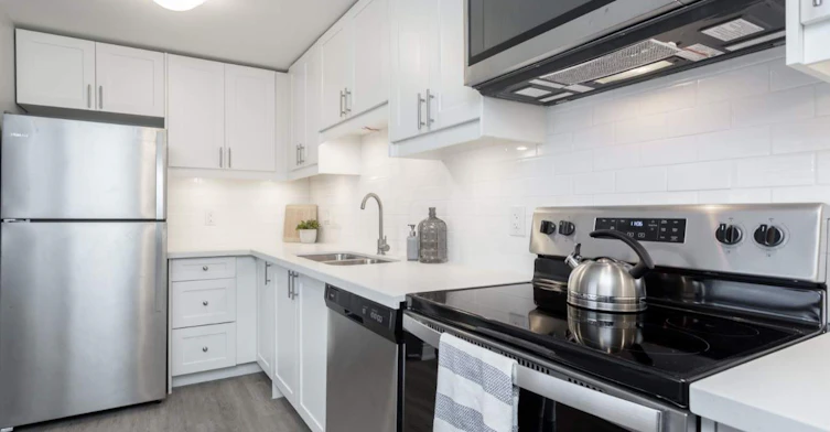 B1-75 Carling Street, Hamilton, ON, L8S 1N1 - 2