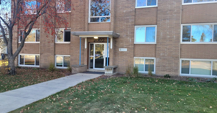 2002 Main Street, Saskatoon, SK, S7H 0L8