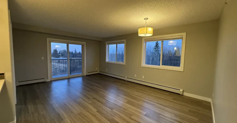 2801 43 Avenue, Stony Plain, AB, T7Z 0L5 - 2