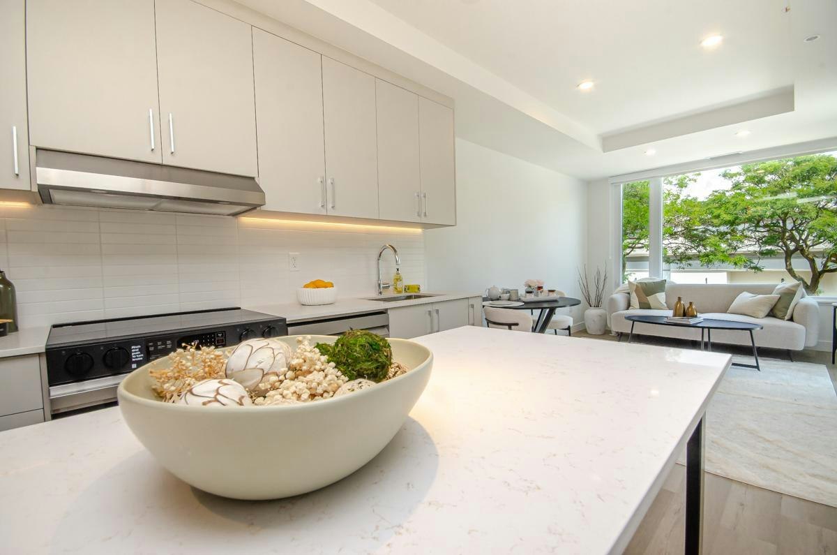 203-398 Roosevelt Avenue, Ottawa, ON, K2A 4J2 - 5