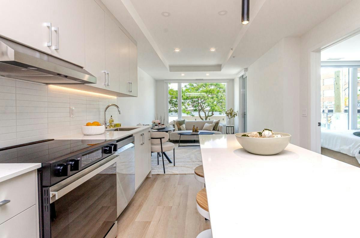 203-398 Roosevelt Avenue, Ottawa, ON, K2A 4J2 - 4