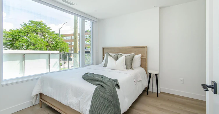 203-398 Roosevelt Avenue, Ottawa, ON, K2A 4J2