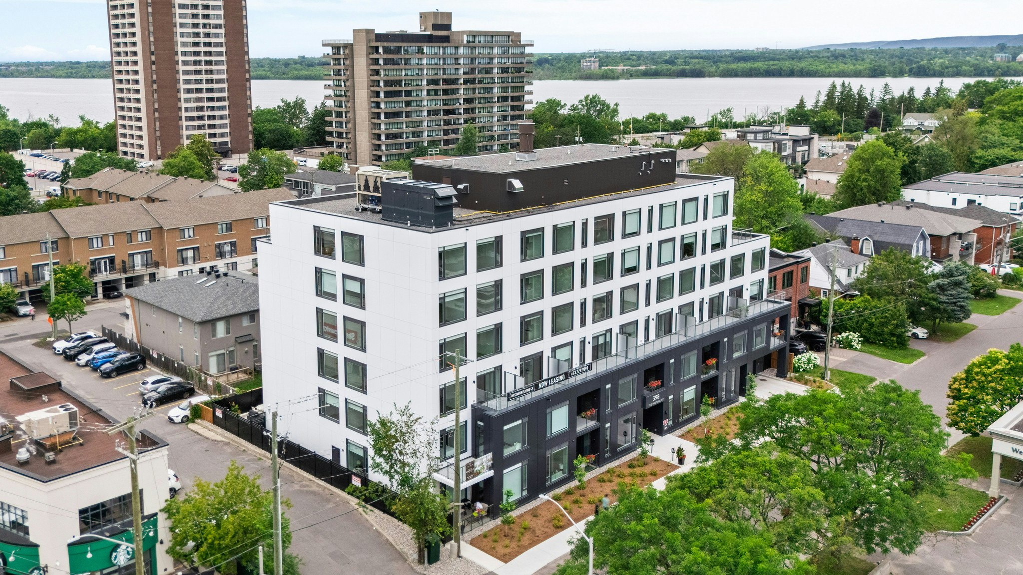 204-398 Roosevelt Avenue, Ottawa, ON, K2A 4J2