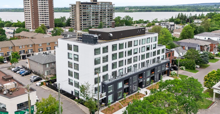 204-398 Roosevelt Avenue, Ottawa, ON, K2A 4J2